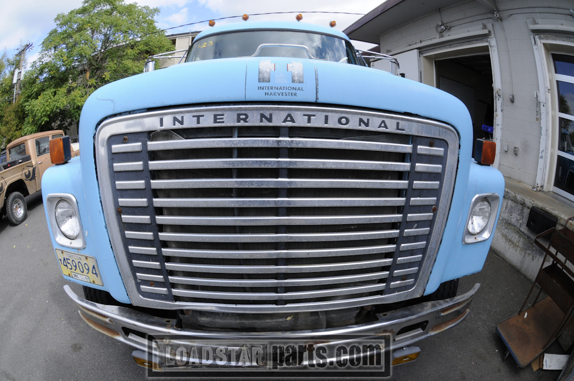 International Harvester Loadstar 1977 loadstar 1800 grill